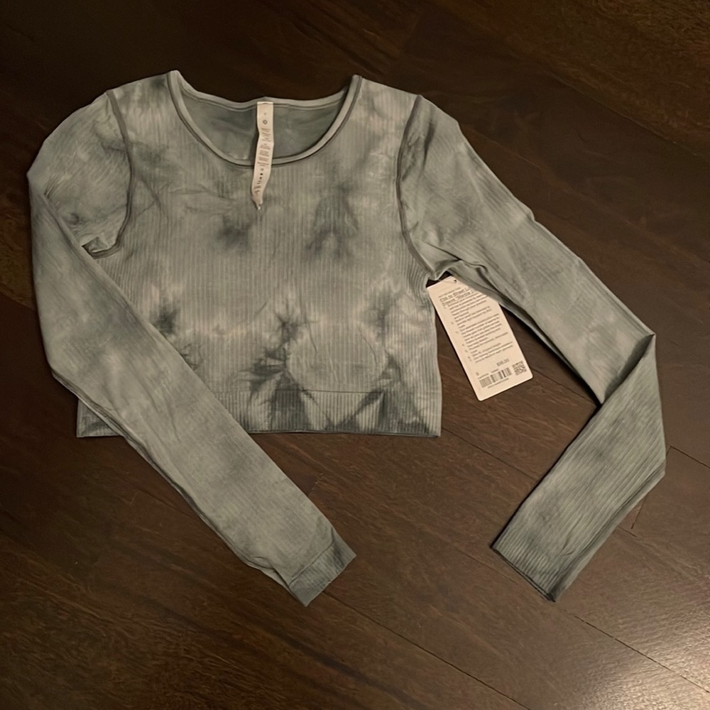 Lululemon crop top